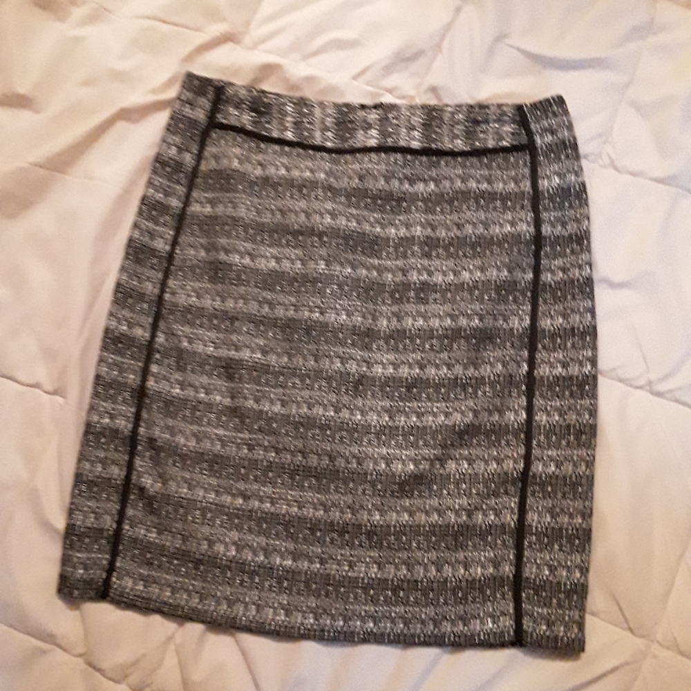 Liz Claiborne I Petite Pencil Skirt I Host Pick